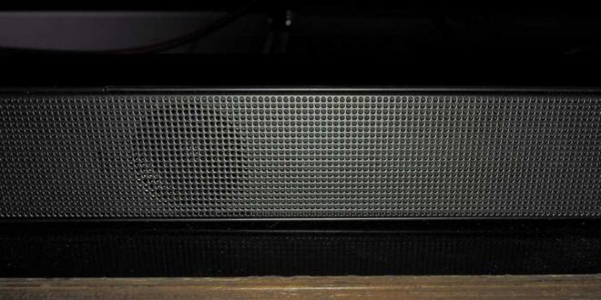 professional review and test of Samsung ultra slim S800B soundbar and subwoofer